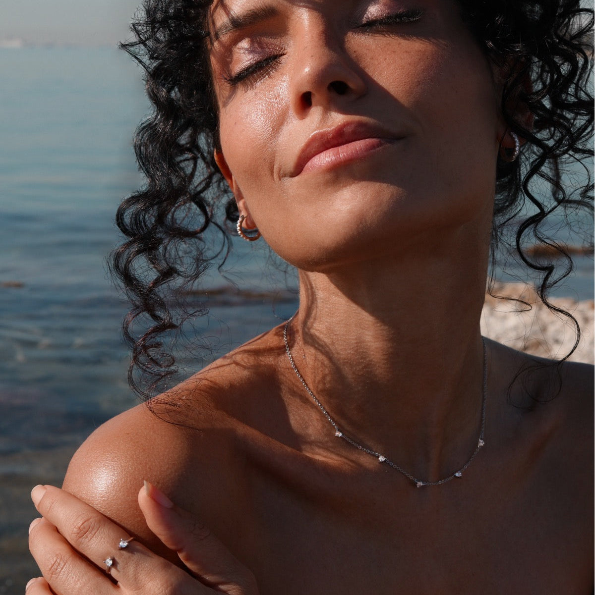GODDESS NECKLACE