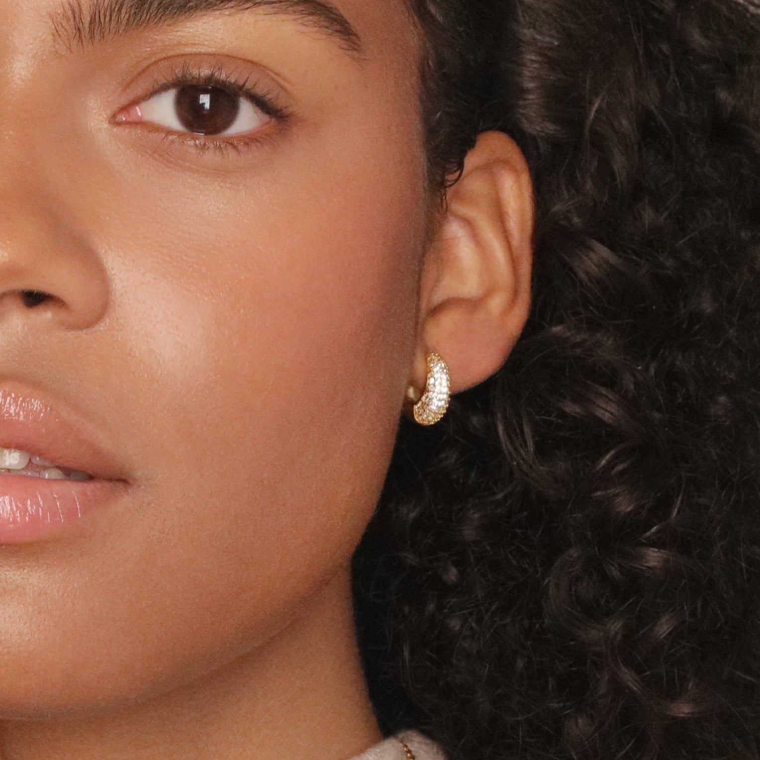 CLEO HOOPS