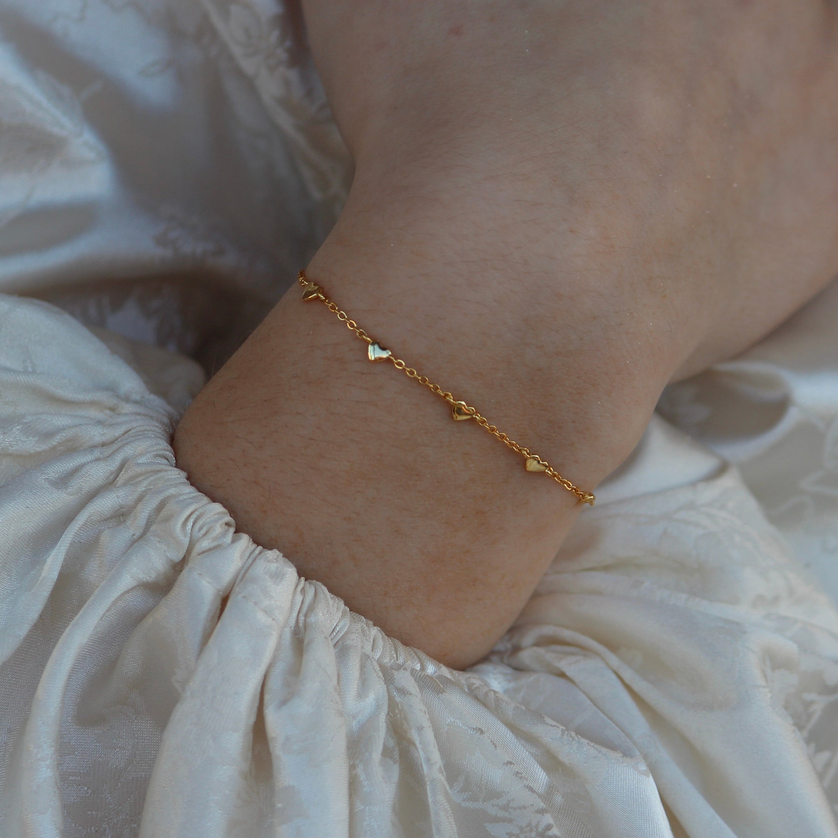 MINI HEART LINE BRACELET