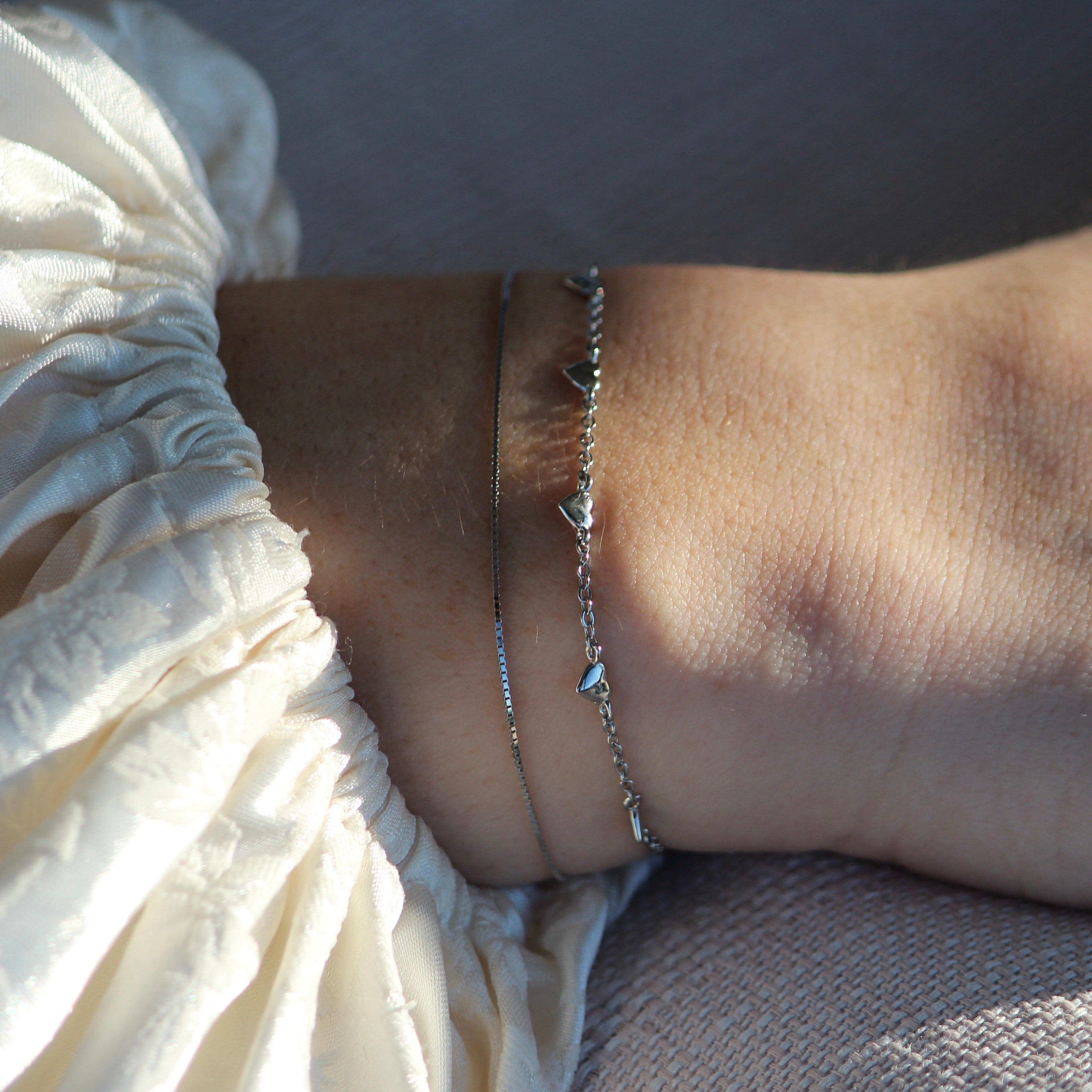 MINI HEART LINE BRACELET