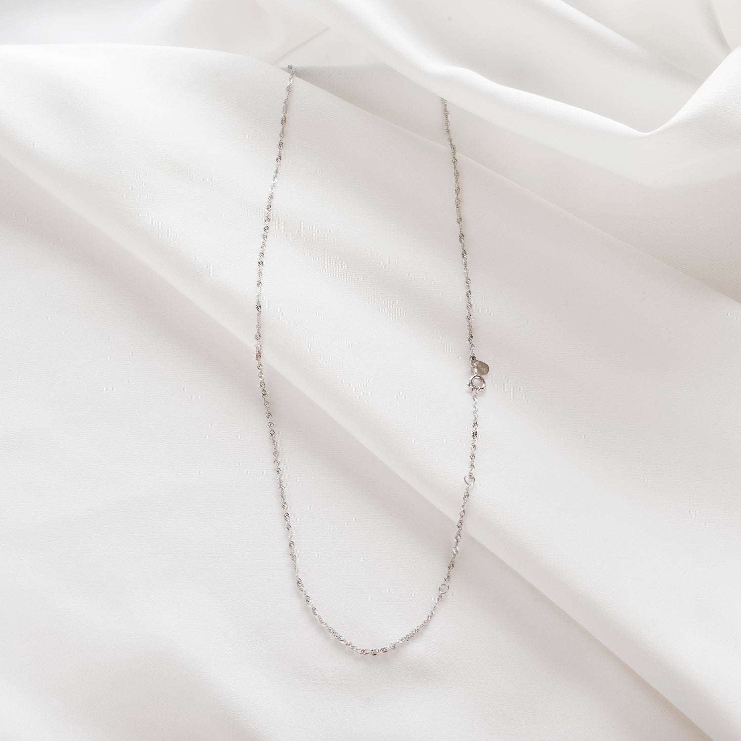 EVERYDAY TWISTED CHAIN NECKLACE - SILVER
