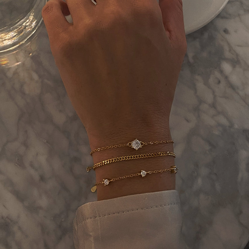 GODDESS SOLITAIRE BRACELET - GOLD