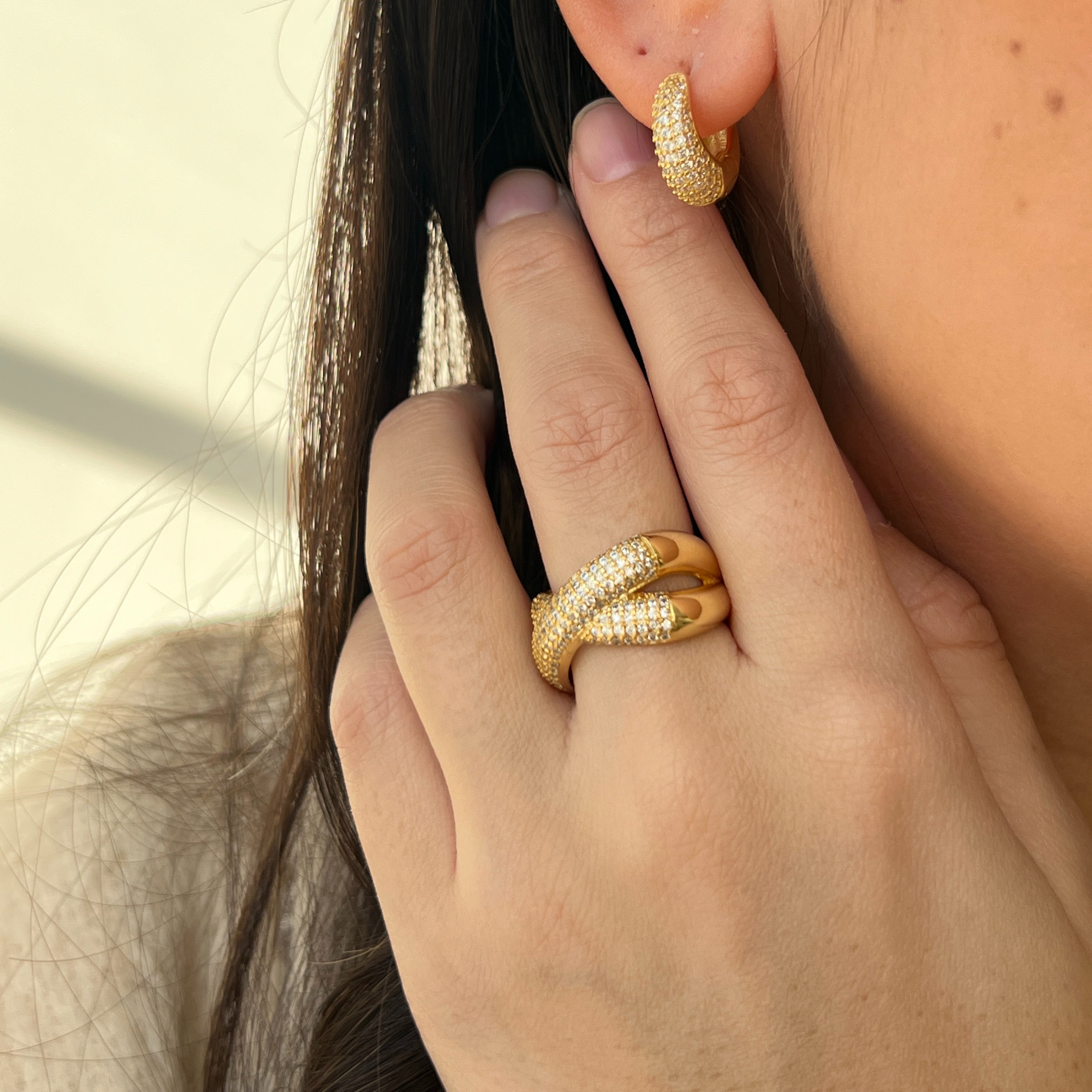 CLEO HOOPS