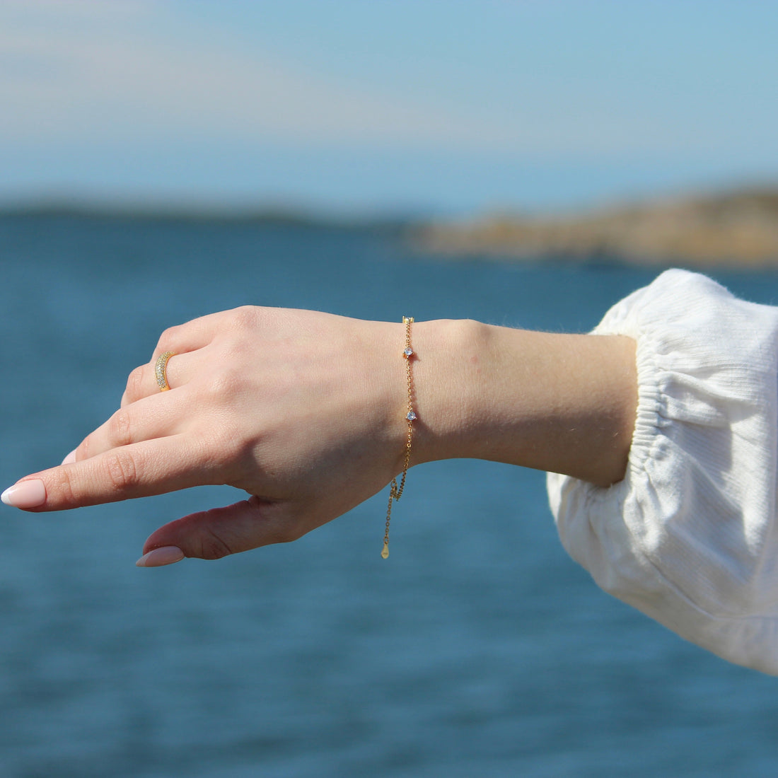 GODDESS ARMBAND