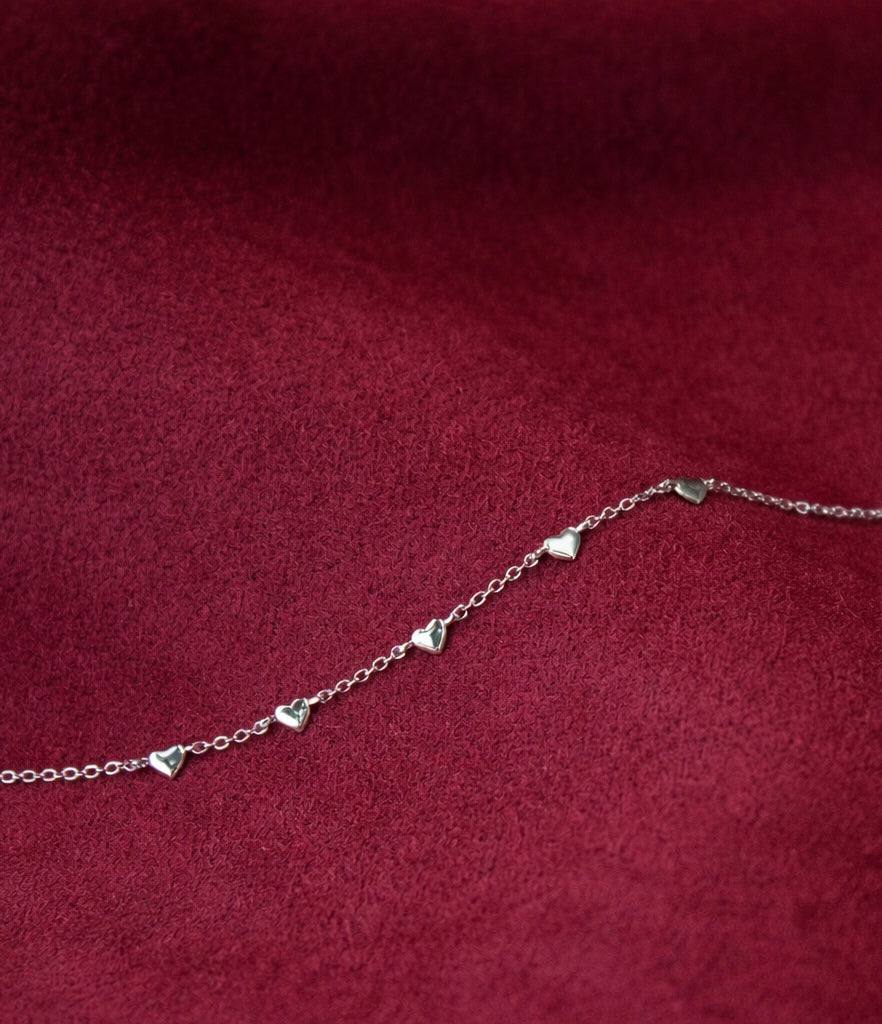 MINI HEART LINE ARMBAND