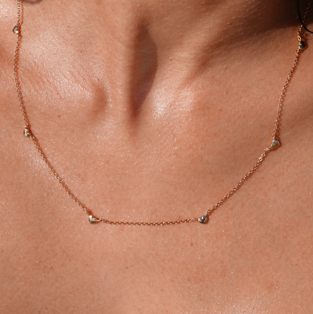 MINI HEART LINE NECKLACE