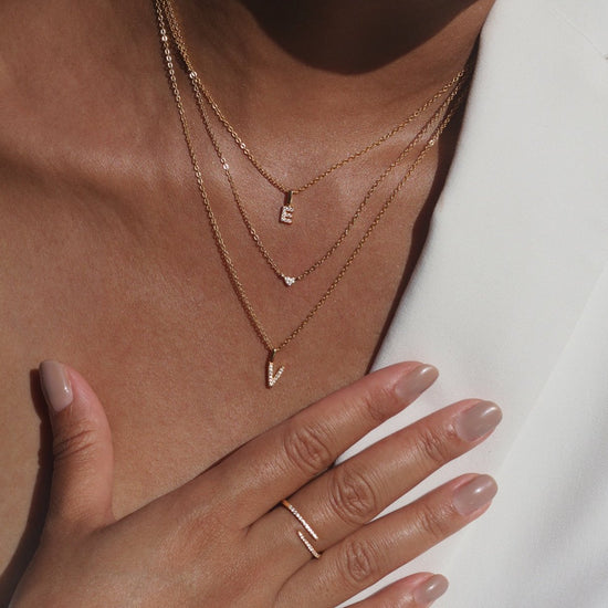 LOVE INITIAL HALSBAND -GULD