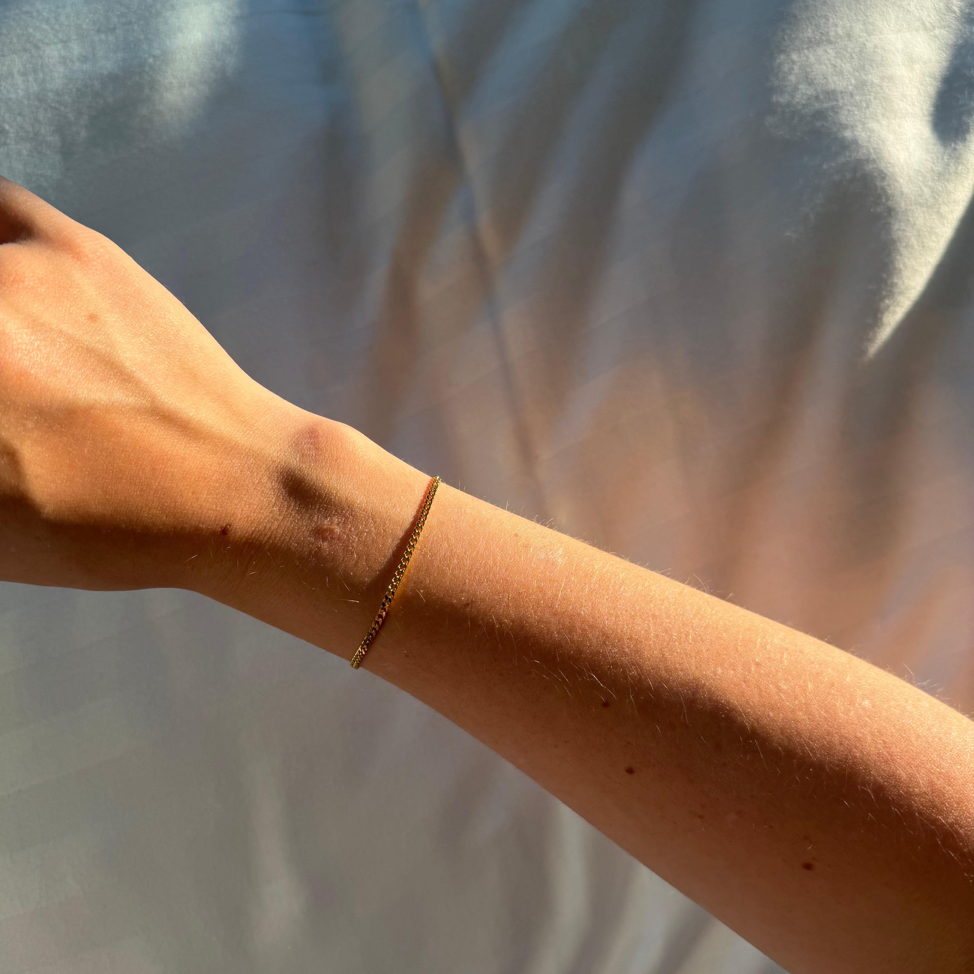 LINKED ARMBAND