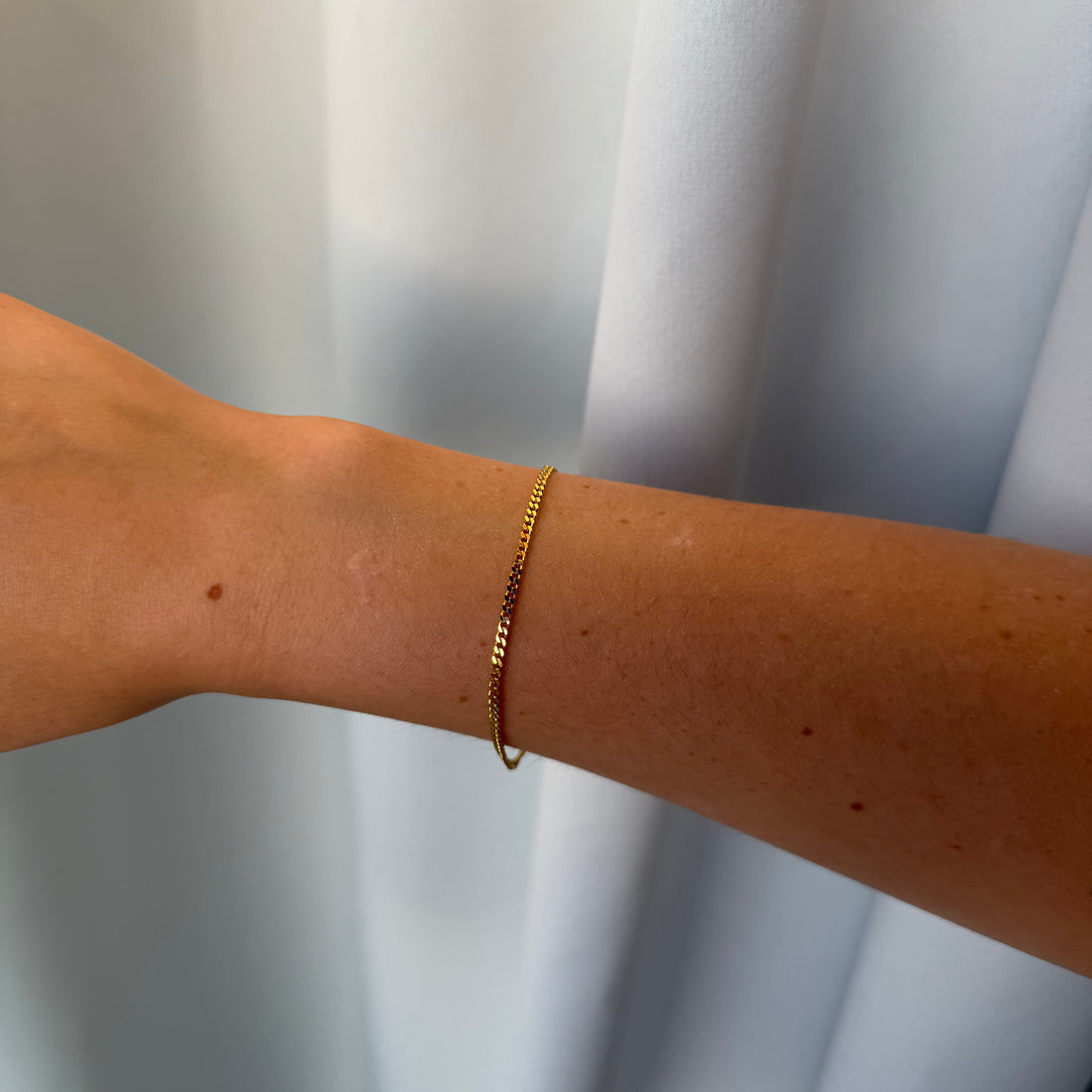 LINKED ARMBAND