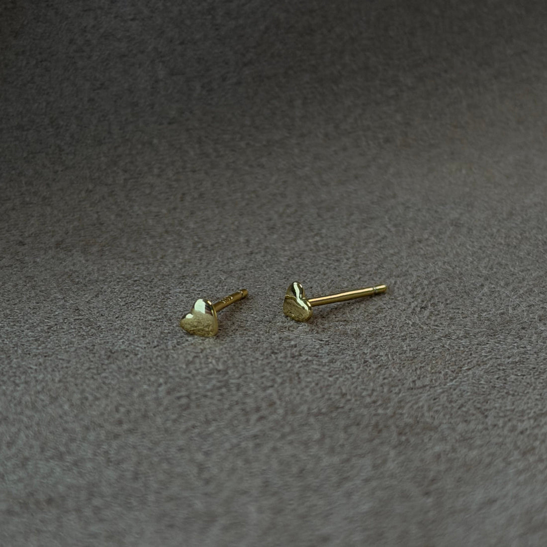 MINI HEART STUDS