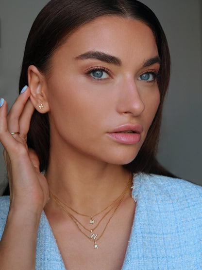 LOVE INITIAL EARSTUD - GOLD