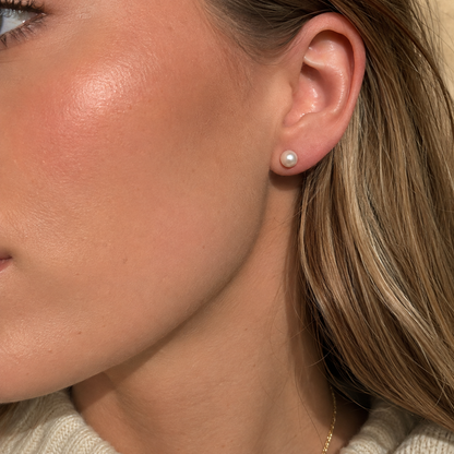 THE PEARL STUDS