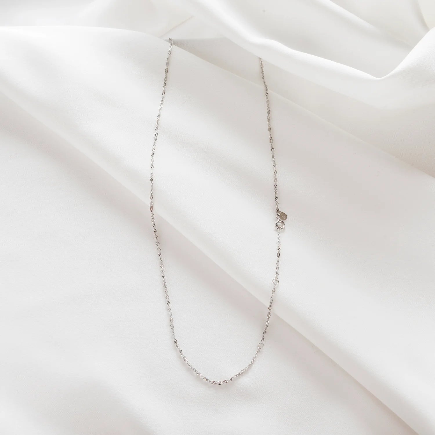 EVERYDAY TWISTED CHAIN ​​NECKLACE