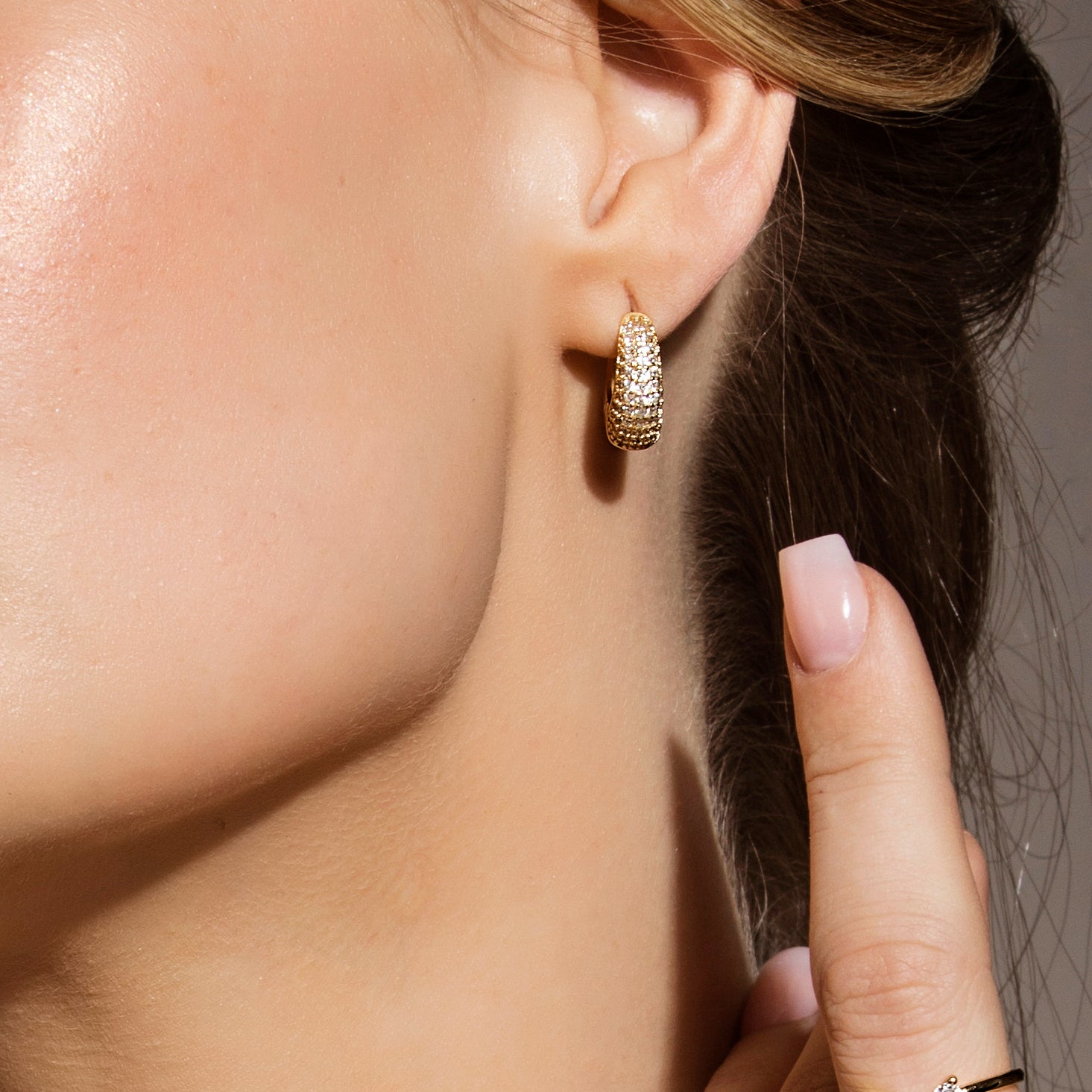 CLEO HOOPS