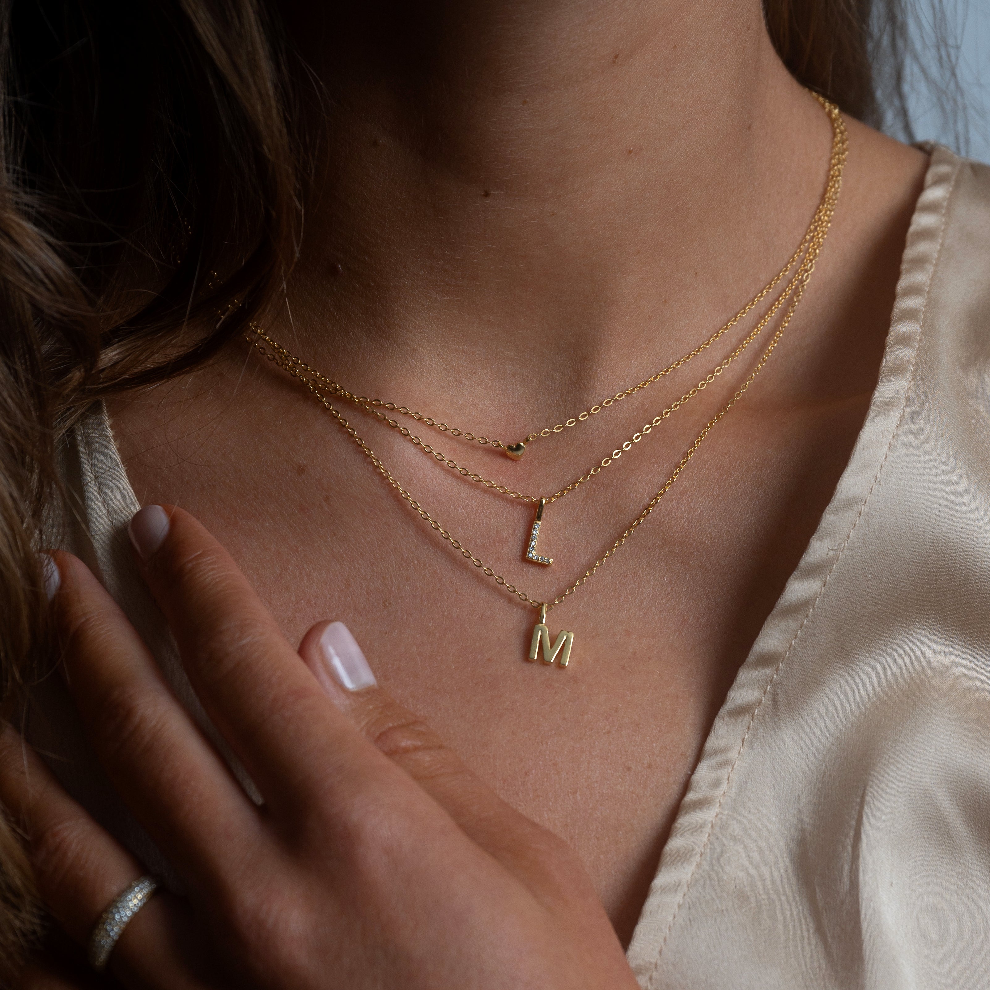 LOVE INITIAL PLAIN HALSBAND