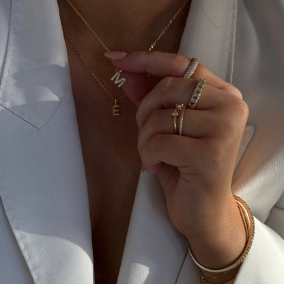 LOVE INITIAL HALSBAND