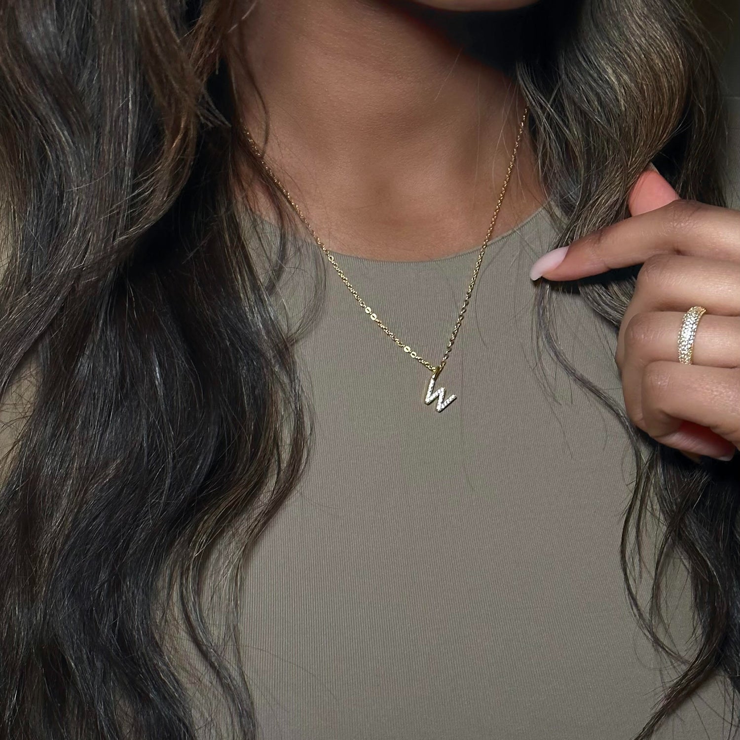 LOVE INITIAL HALSBAND