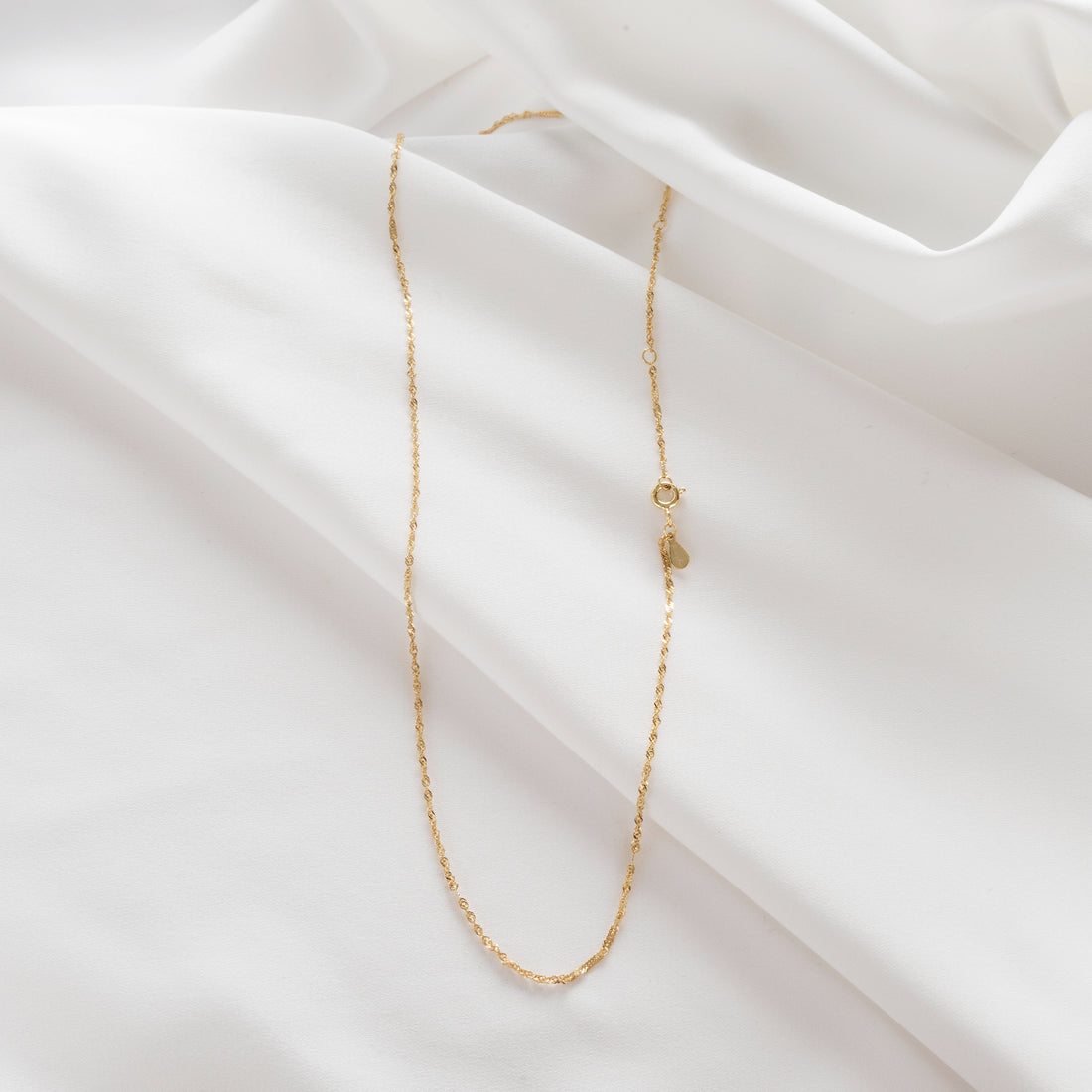 EVERYDAY TWISTED CHAIN HALSBAND